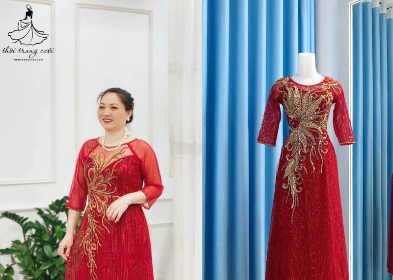 Sang trọng với áo dài đỏ rượu phối ren hoa nổi