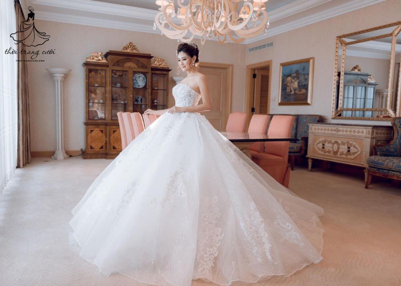 Mỗi chi tiết váy cưới đều toát lên sự tinh tế