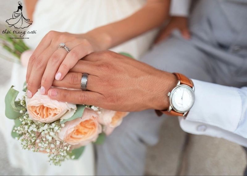 Nhẫn cưới có cần giống nhau không?