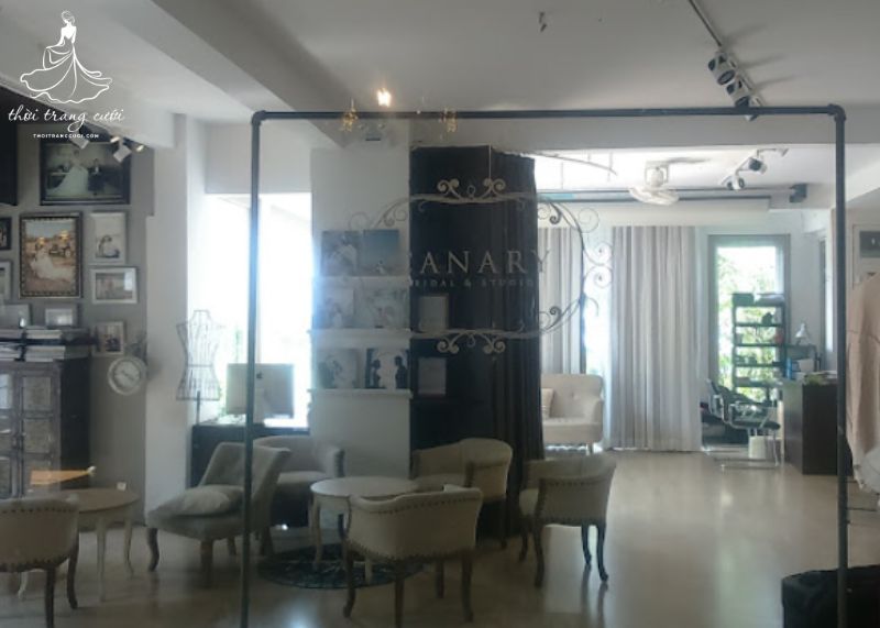Phòng thử váy tại Canary Wedding Studio được đầu tư rộng rãi