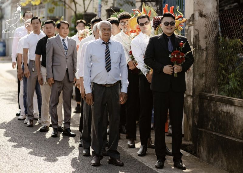 Số lượng người đi rước dâu bao nhiêu cũng được miễn là số lẻ