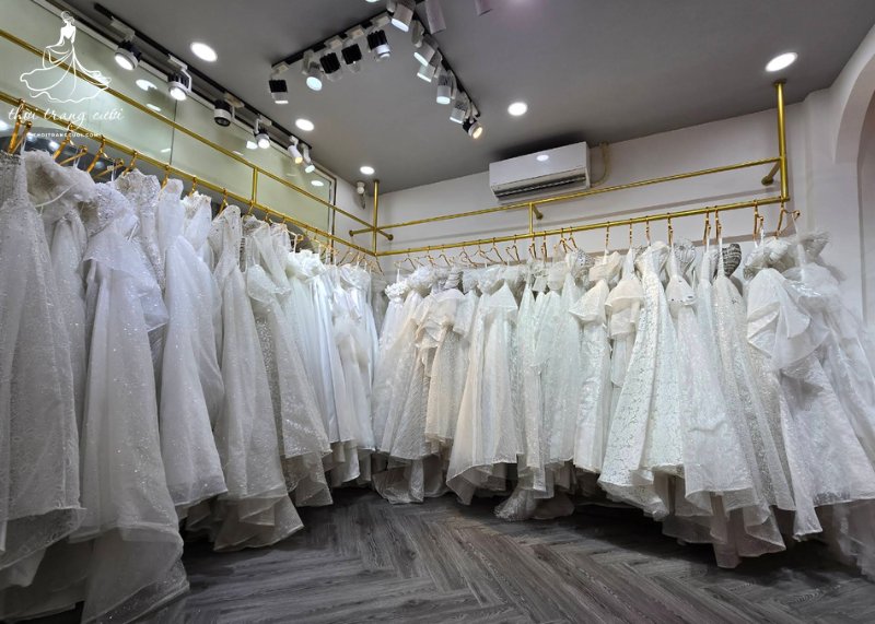 Liên hệ Gia Huy Bridal để nhận ngay các ưu đãi cho ngày cưới của bạn
