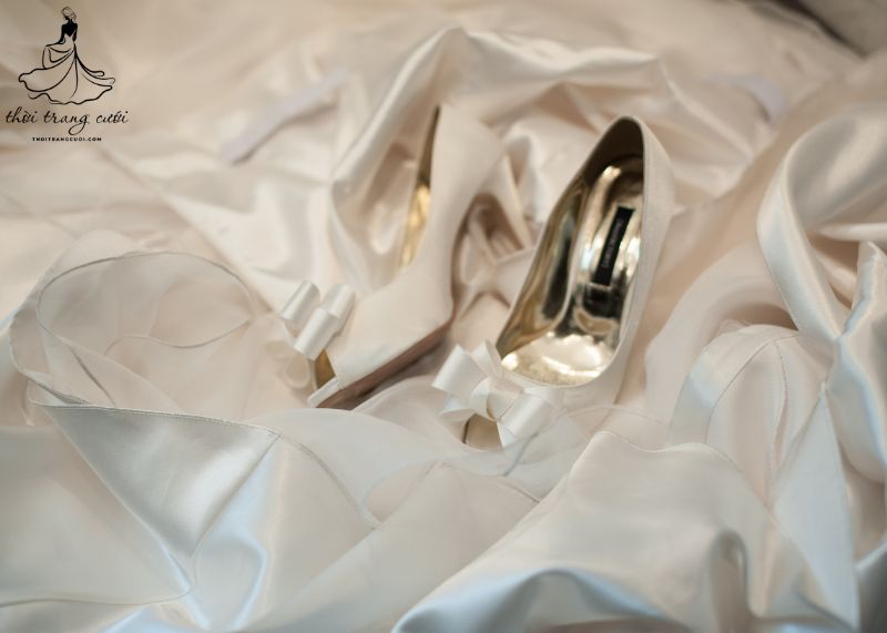 váy cưới satin