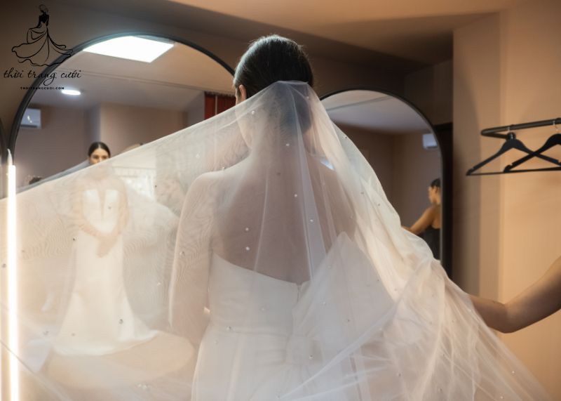 Top 15+ mẫu váy cưới satin đẹp và thời thượng cho cô dâu