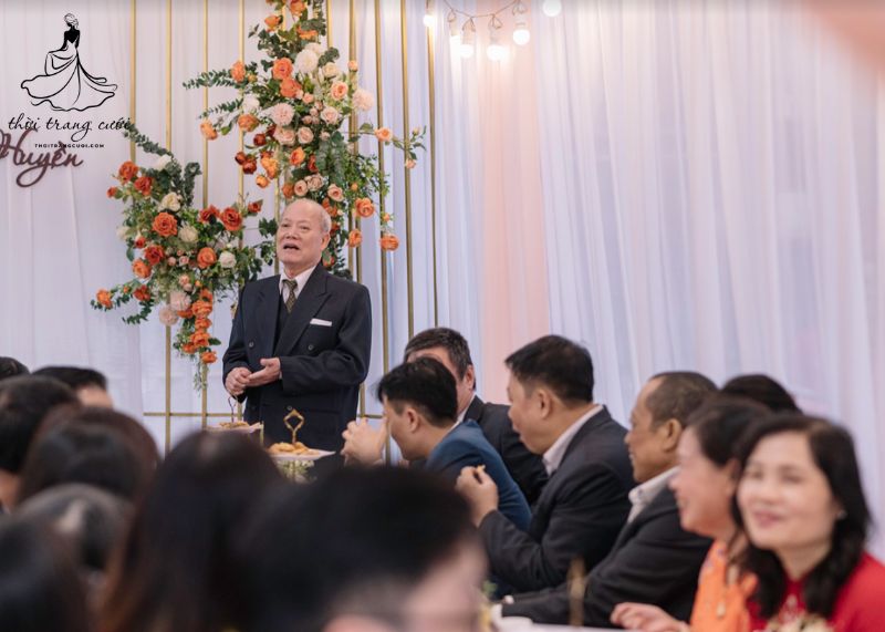 Dàn ý bài phát biểu lễ dạm ngõ của nhà trai
