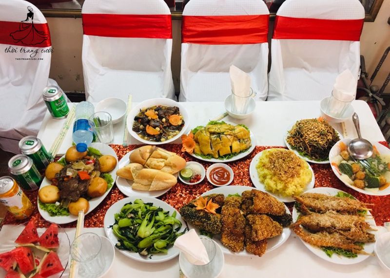 Thực đơn tiệc chiêu đãi
