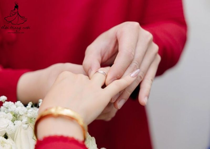 Quan điểm phong thủy khi đeo nhẫn ngón áp út trước khi cưới