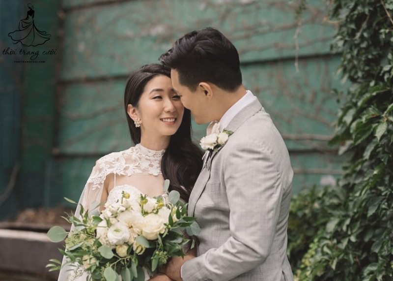Đổi nhẫn cưới kỷ niệm đám cưới vàng kim cương