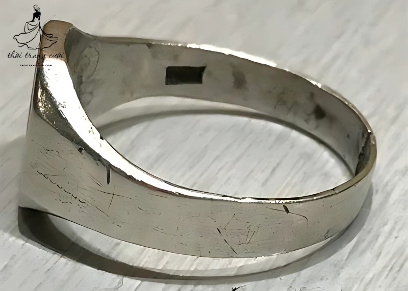 Đổi nhẫn cưới mới đẹp và phù hợp hơn