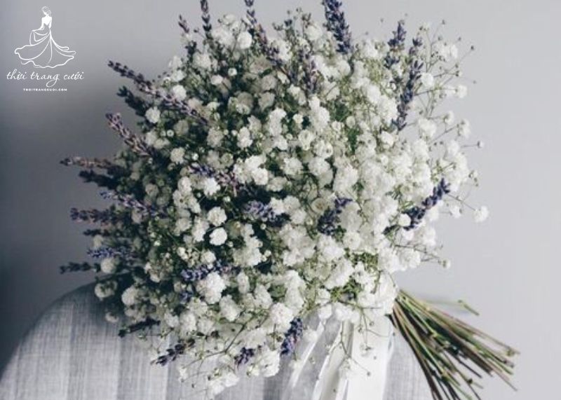 Hoa cưới baby trắng và hoa lavender nhẹ nhàng tinh tế