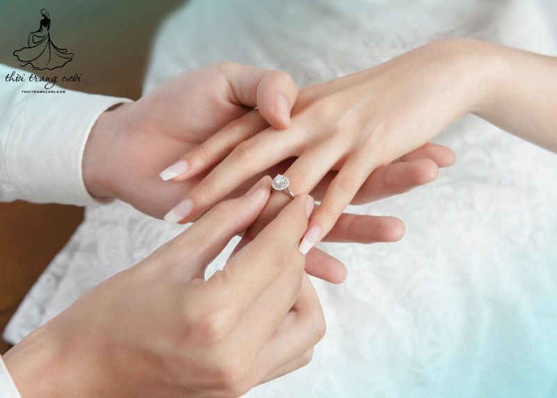 Ý nghĩa của việc trao nhẫn trong ngày đính hôn