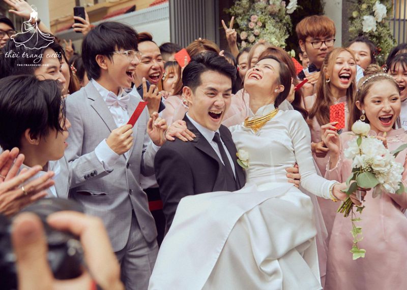 Đoàn nhà trai đón cô dâu và chào đón ngày trọng đại hạnh phúc