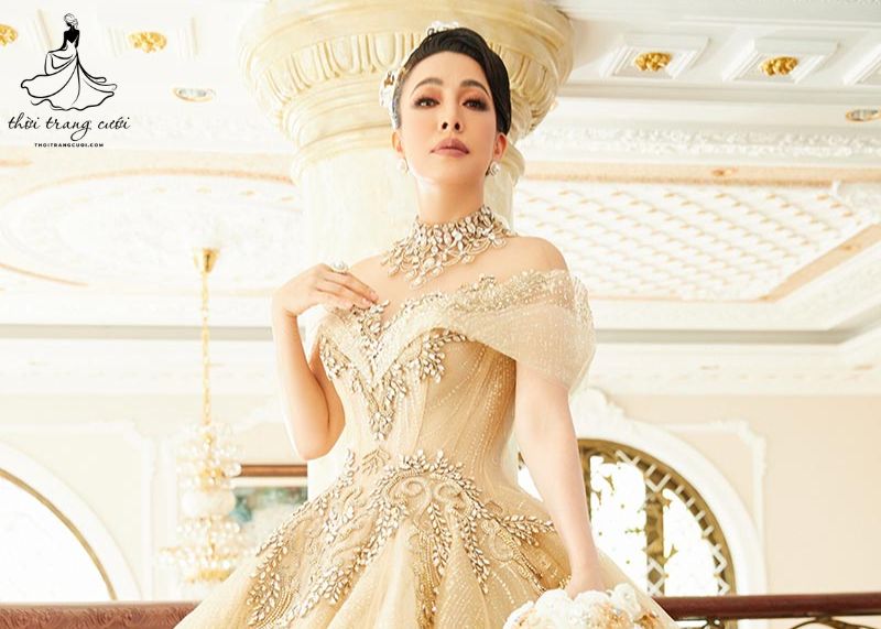 Váy cưới màu vàng ánh kim rực rỡ