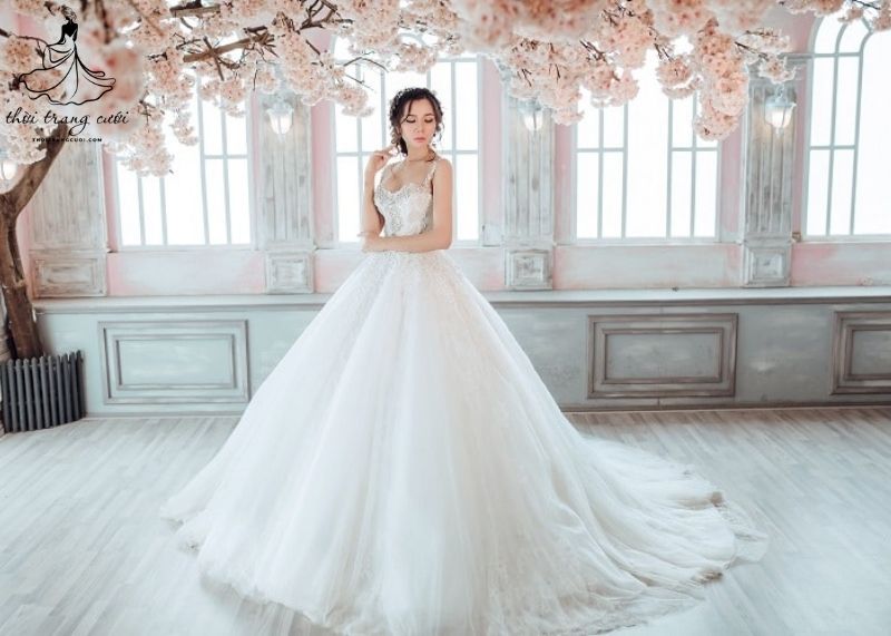 Váy cưới Pansy là gì?