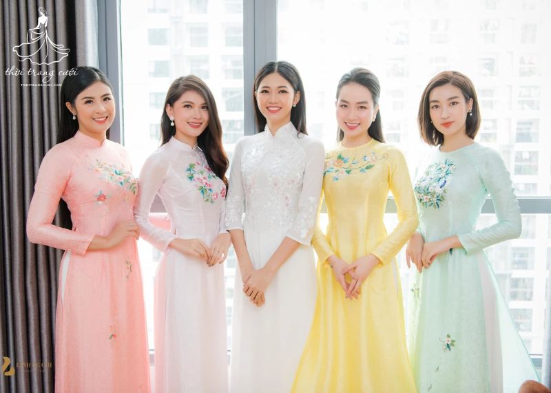 Hãy chọn áo dài phù hợp với độ tuổi để giữ được vẻ thanh lịch