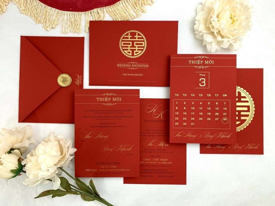 Thiệp cưới màu đỏ hiện đại, thiết kế phá cách, trẻ trung, nổi bật cá tính